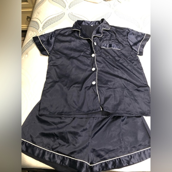 NWOT Navy Ryley Satin Pajama Set large - Picture 4 of 7